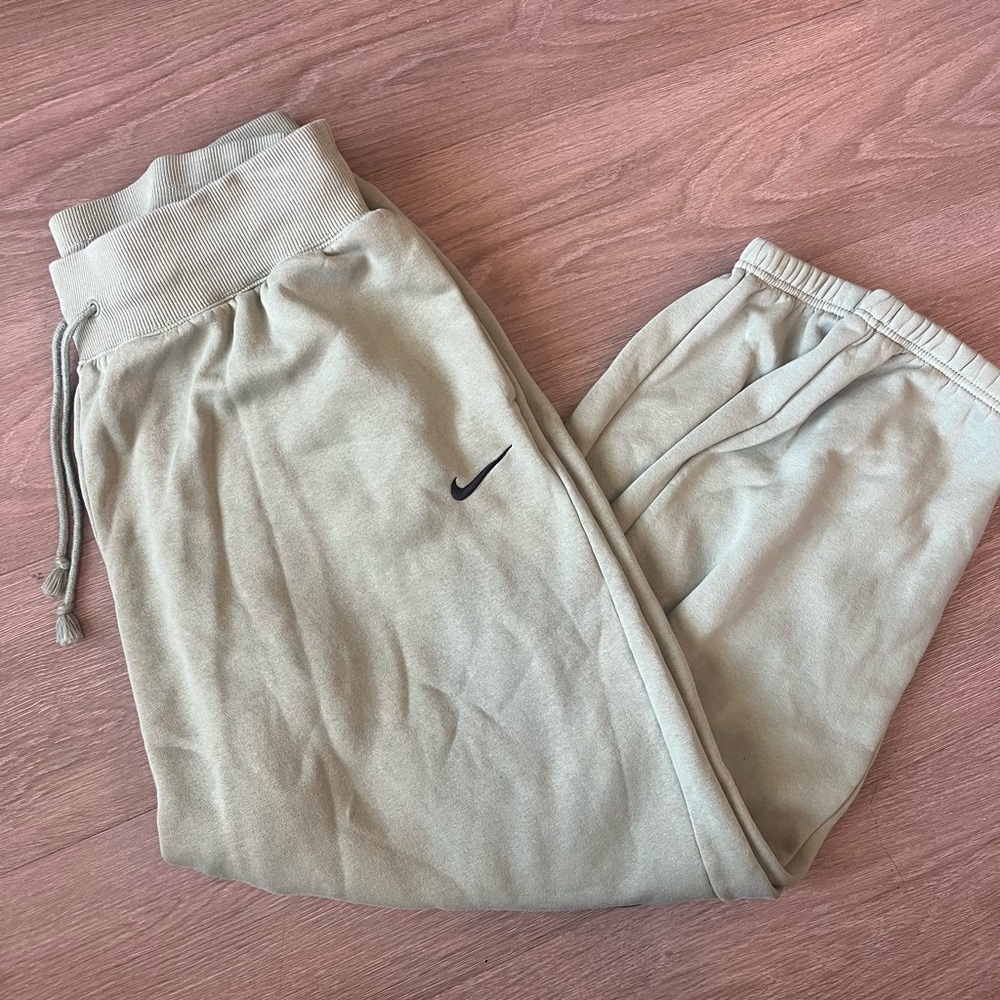 Nike Women's Sage Green Fleece Jogger Pants - Picture 3 of 6